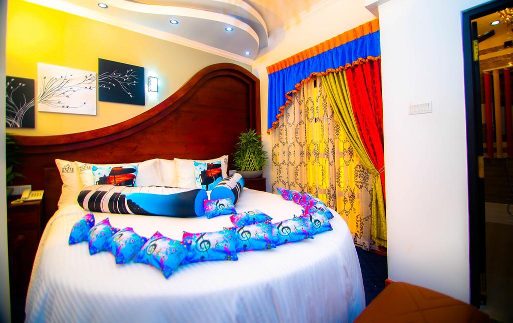 Double Room,377219914:JPEG
