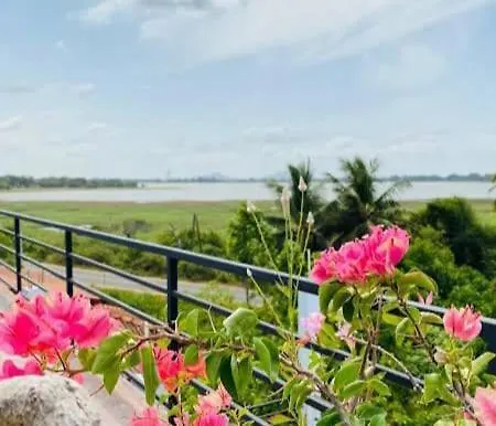 Lake Edge Resort-3