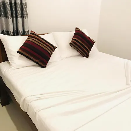 Hamilton Tourist Rest-2