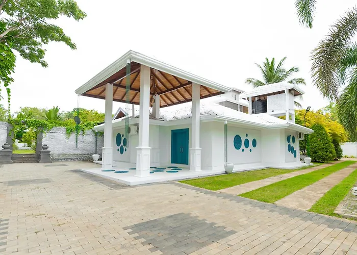 Chitta Hotel Anuradhapura