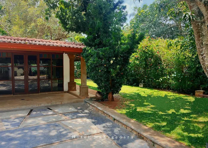 Hotel Mahagedara Anuradhapura